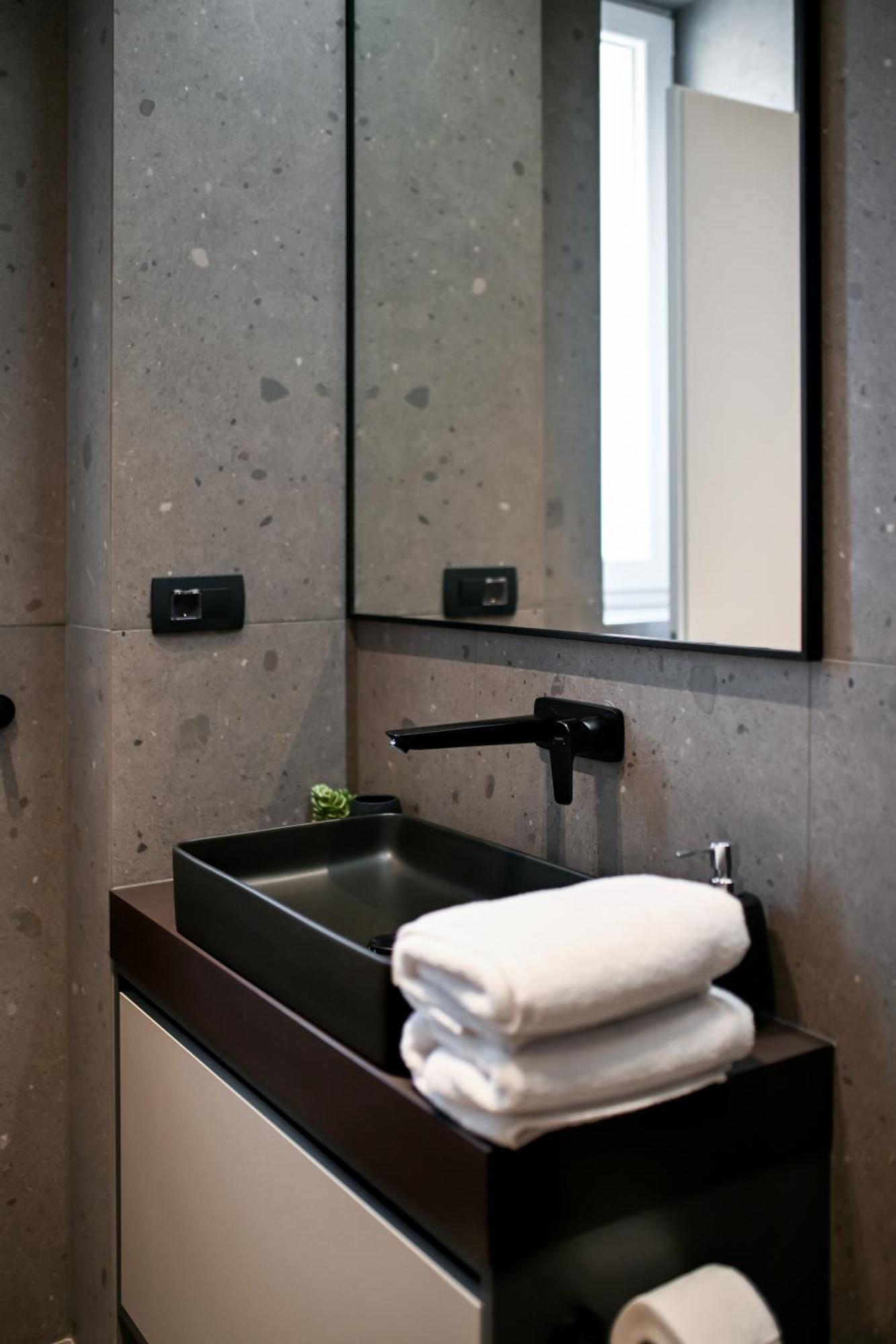 Three Pearls Deluxe & Apartment *