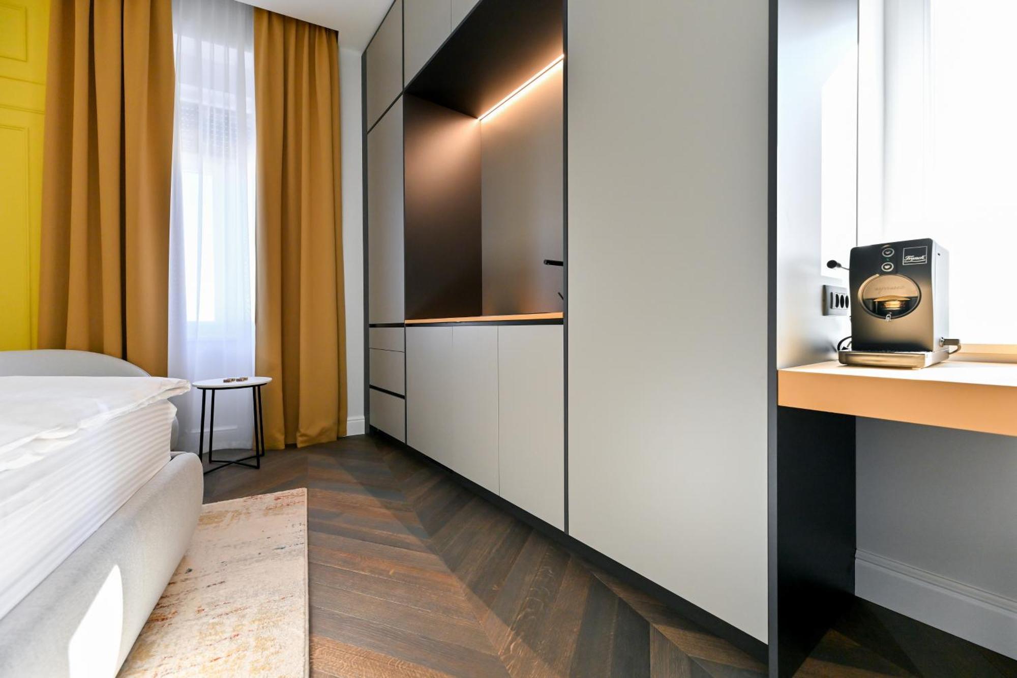 Three Pearls Deluxe & Zadar