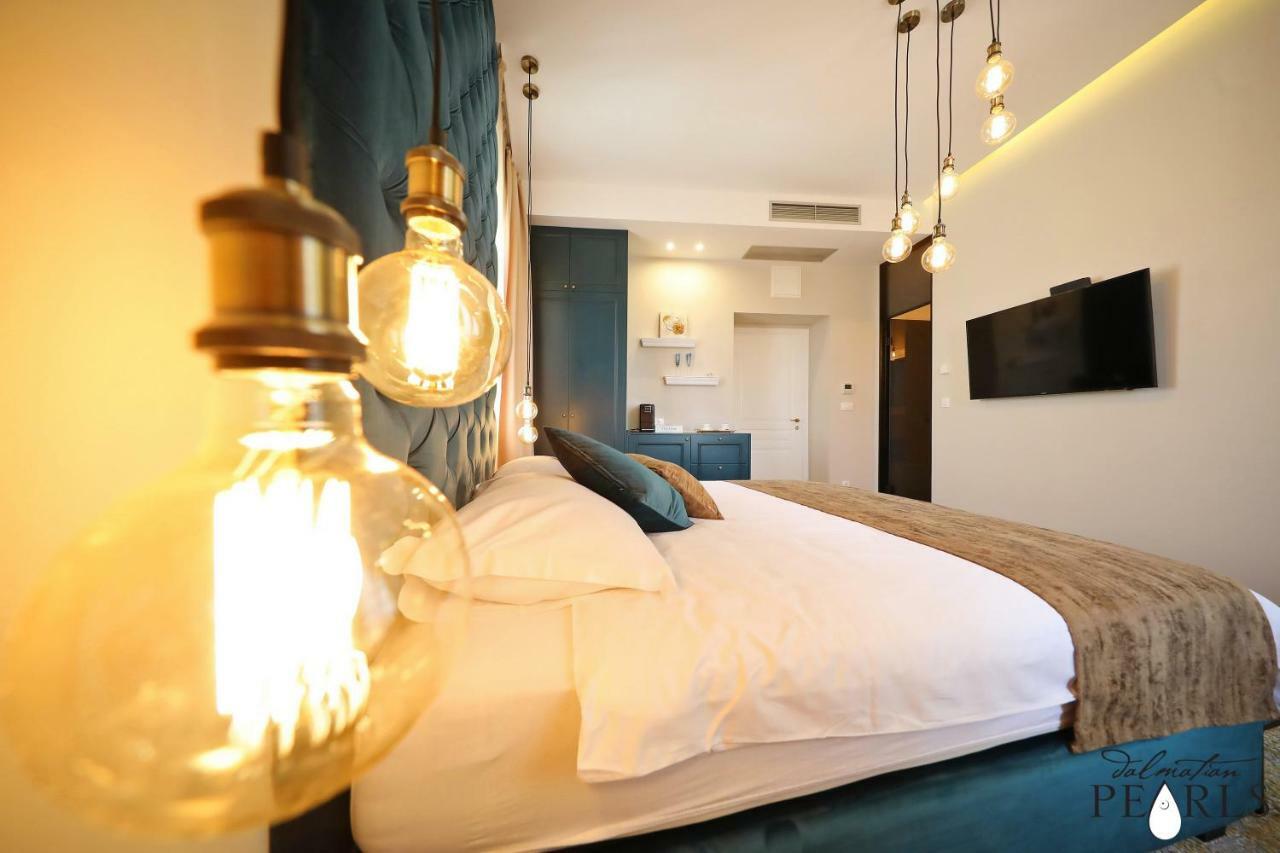 Three Pearls Deluxe & Apartment