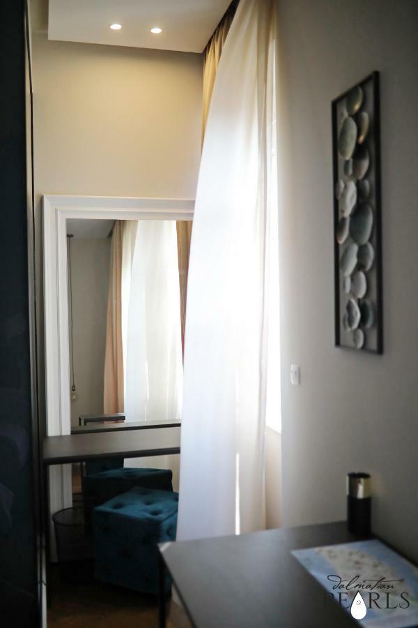 Three Pearls Deluxe & Apartment