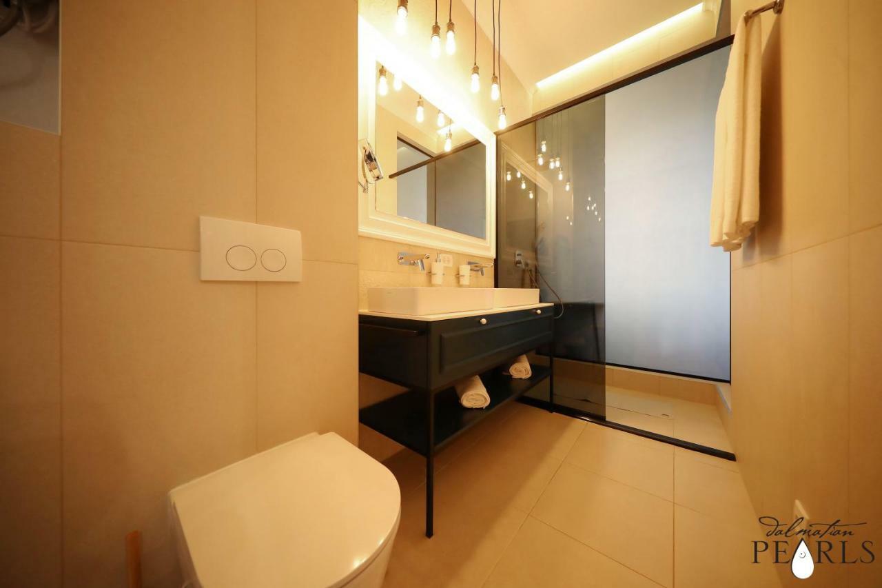Three Pearls Deluxe & Apartment